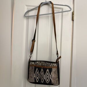 Stylish Geometric Patterned Shoulder Bag